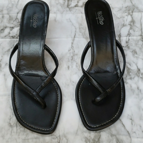 Mossimo Supply Co. Shoes - Mossimo Kitten Heel Thong Sandals. Size 9.5